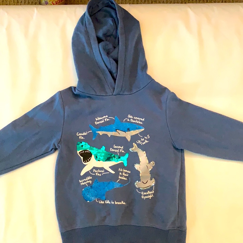 H&M shark hoodie kids’ size 4-6